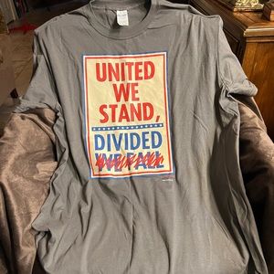 GILDAN Softstyle Tee-shirt United We Stand Divided We Fall unisex size XL